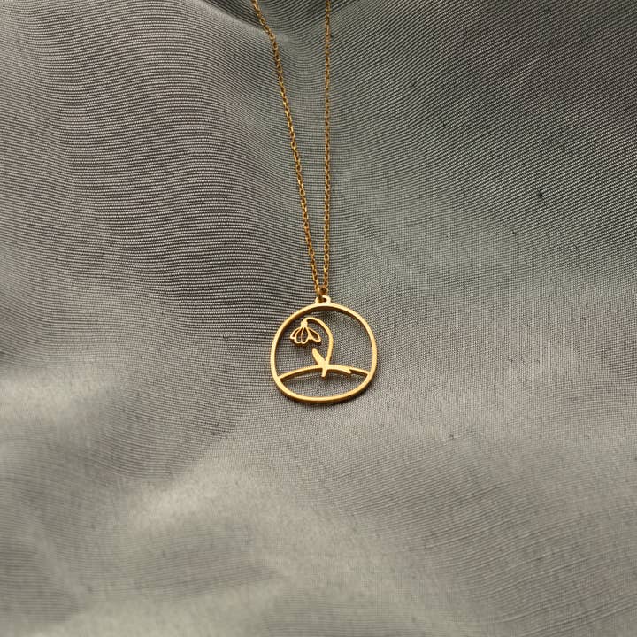 Collier en forme de fleur de naissance • Collier en forme de pierre de naissance en argent pour la vente par Br Minimal Jewelry