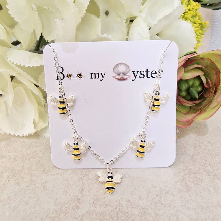 Bumble Bee Chain Charm Bracelet Silver Colour for wholesale by Bee my Oyster