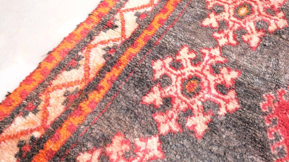 bazarifinagh - Wholesale Area Rug - Black Vintage Moroccan rug made from wool 4x10ft8