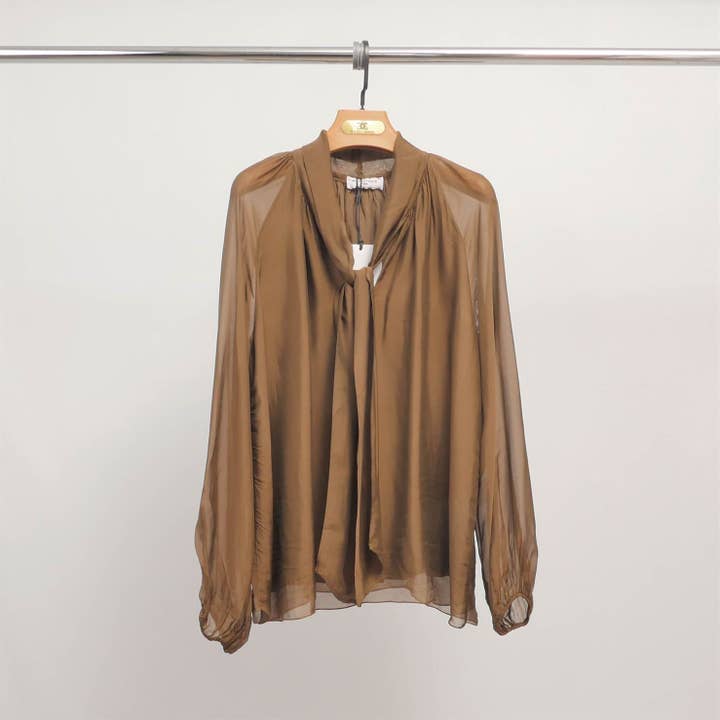 Cecile Wang - Wholesale Button Down Shirt - Women's - Fluid shirt with lavallière collar CFM310542