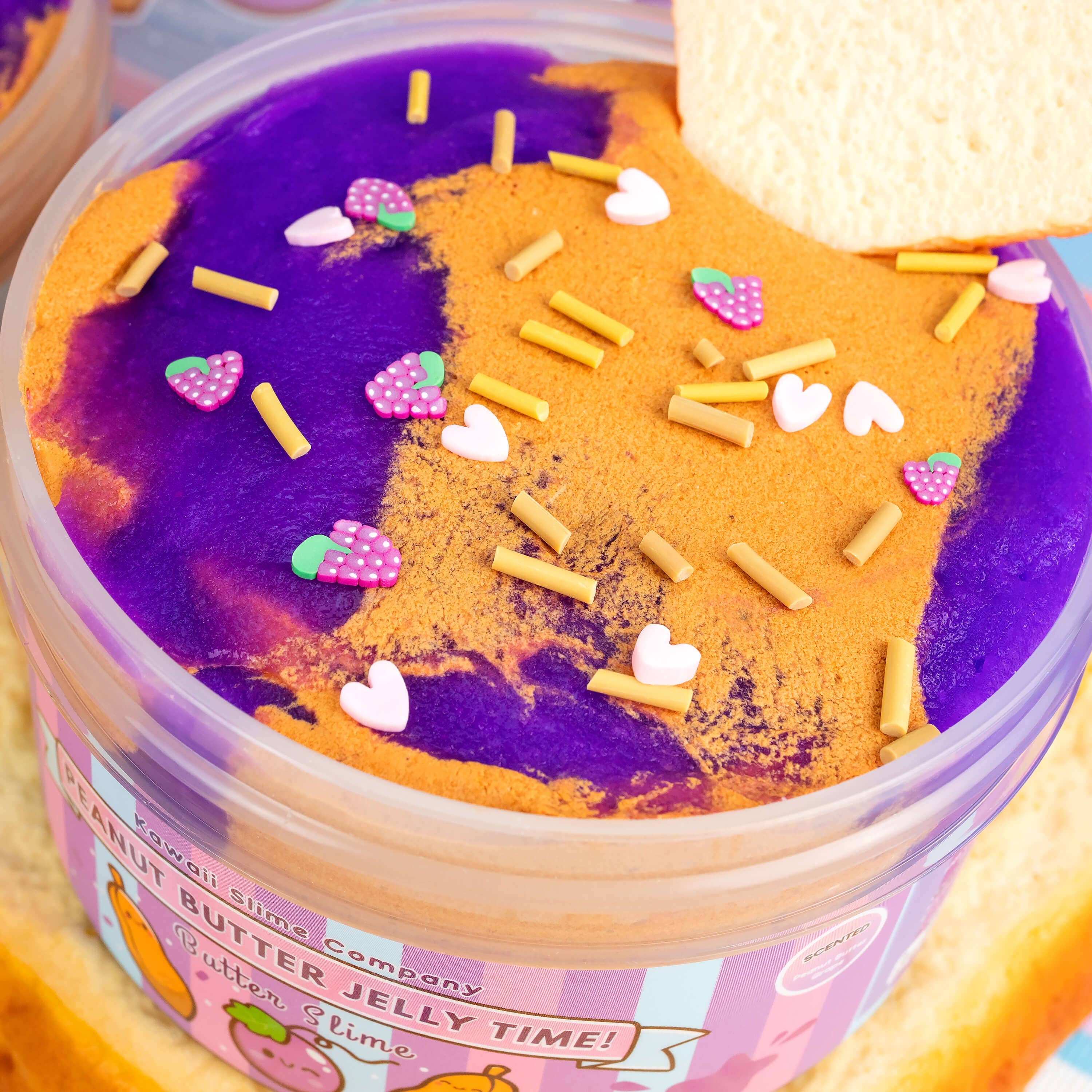 Kawaii Slime Company – Engroshandel Legeslim - Børn – Jordnøddesmør Jelly Time Grape 2 Slimes i 1 (4 stk/kasse)7