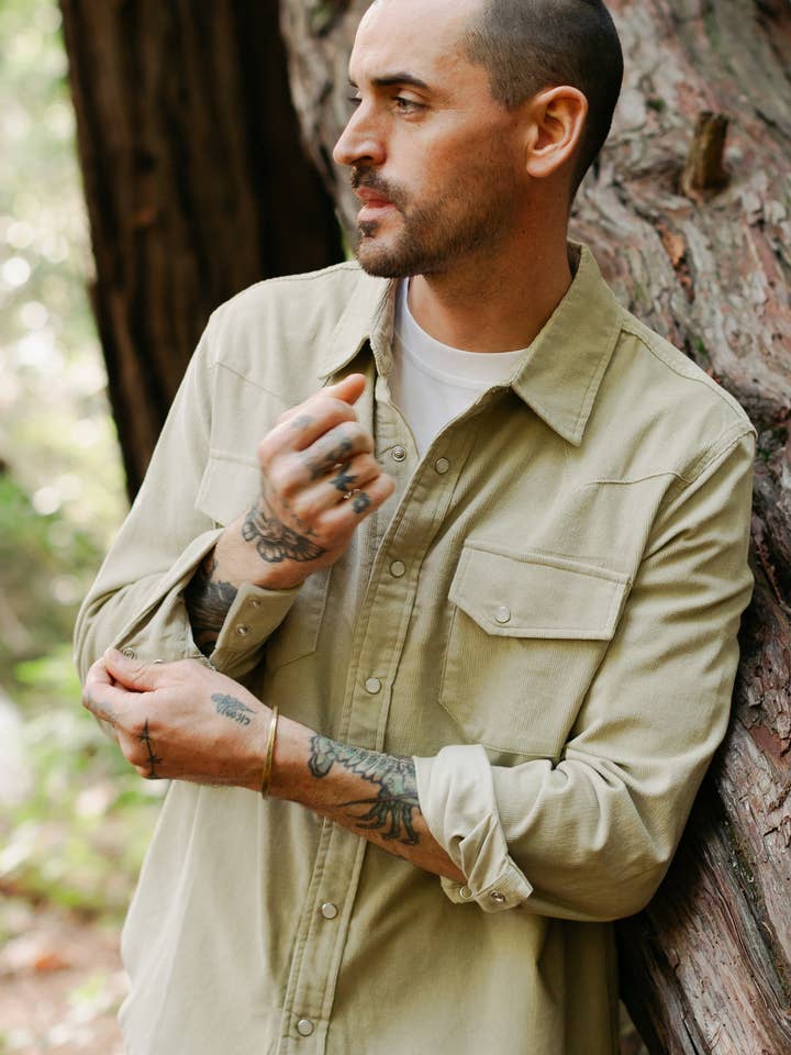 Chemise Western en Velours Côtelé Cypress Olive Poussiéreux pour la vente par VNTNA