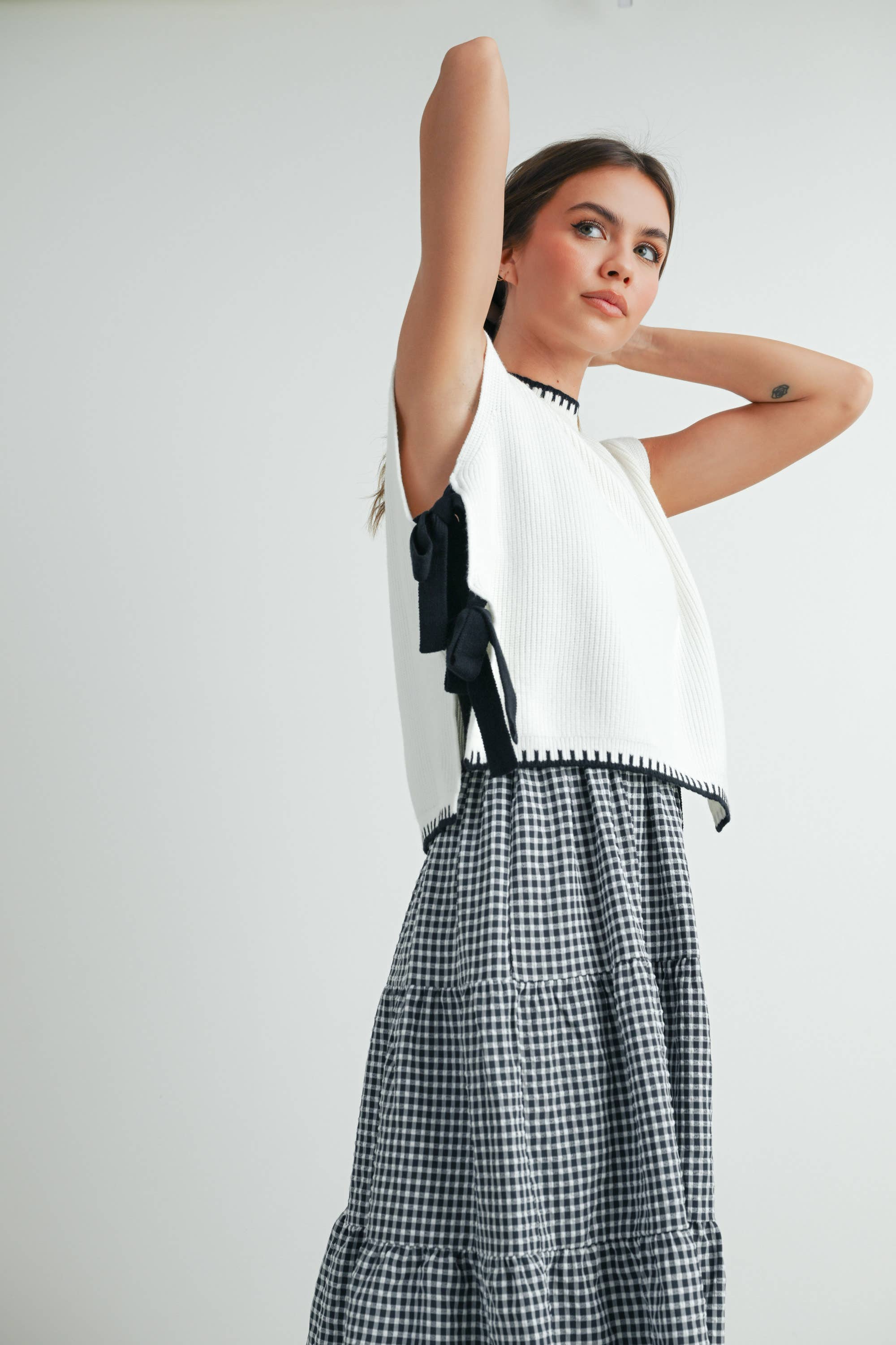 BUTTERMELON - Wholesale Sweater Vest - Women's - Mock Neck Sleeveless Sweater- BMW75295