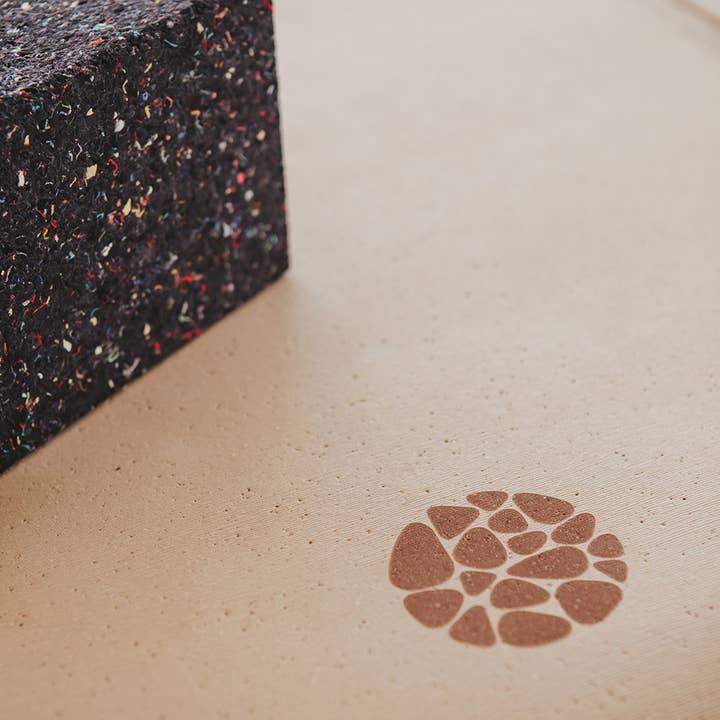 Pierre Sports - Wholesale Yoga Mat - Locust yoga mat - brown - stylish yet affordable - 0.75 kg2