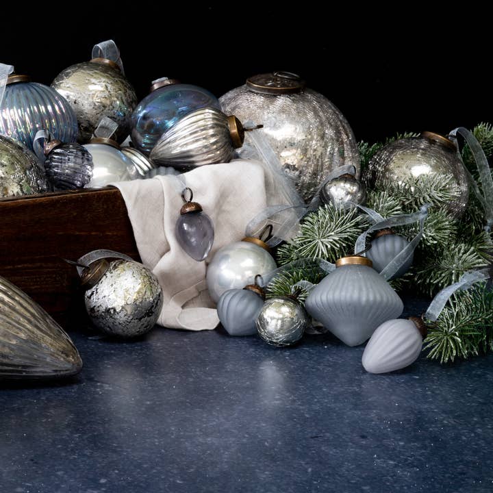 Bollywood Christmas - Wholesale Ornament Set - Set of 6 Small Silver 1" Crackle Glass Christmas Baubles2