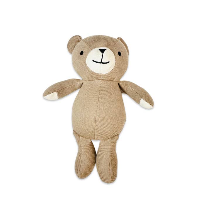 Tan Brun Peanut Lil Bear Knit Mjukdjur (Ekologisk) för wholesale på Faire