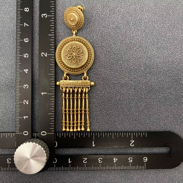 Mio Queena - Wholesale Dangle Earrings - Vintage Bamboo Shape Metal Fringe Alluvial Golden Earrings3