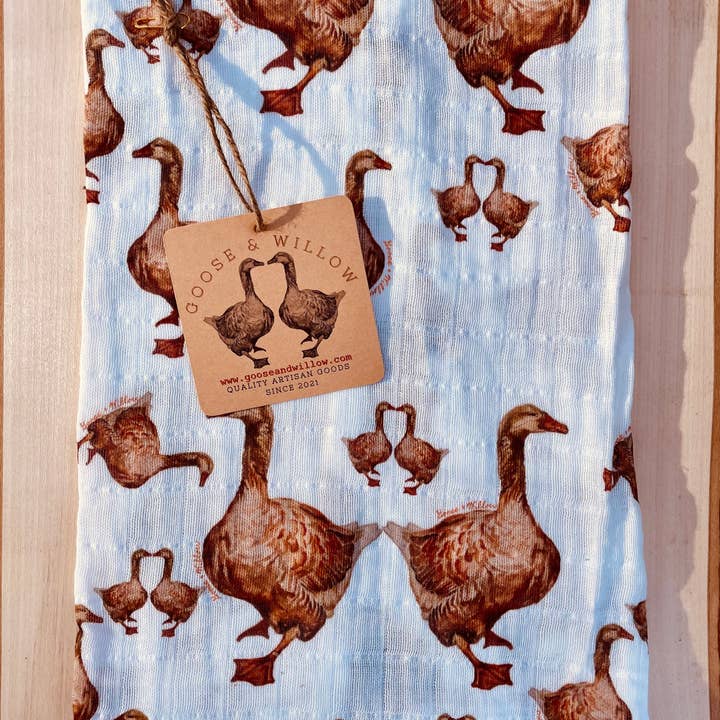 Kökshandduk - Gäss på vit ekologisk bomull för wholesale av Goose and Willow