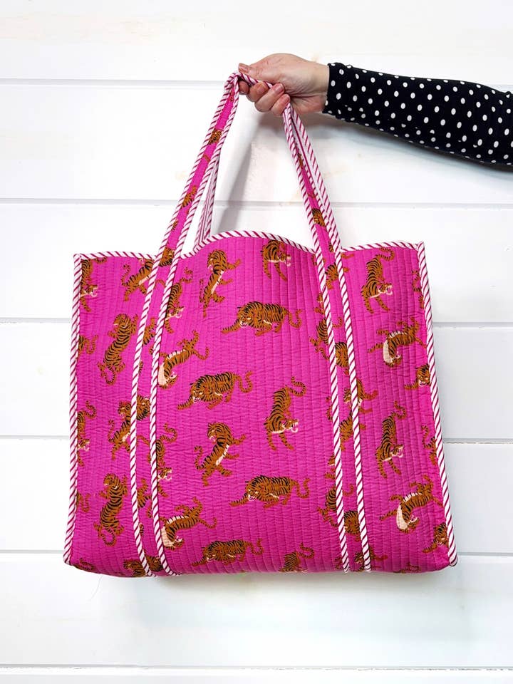 Sac fourre-tout matelassé | Fourre-tout tigre rose | Grand sac fourre-tout pour la vente par Folklore Couture