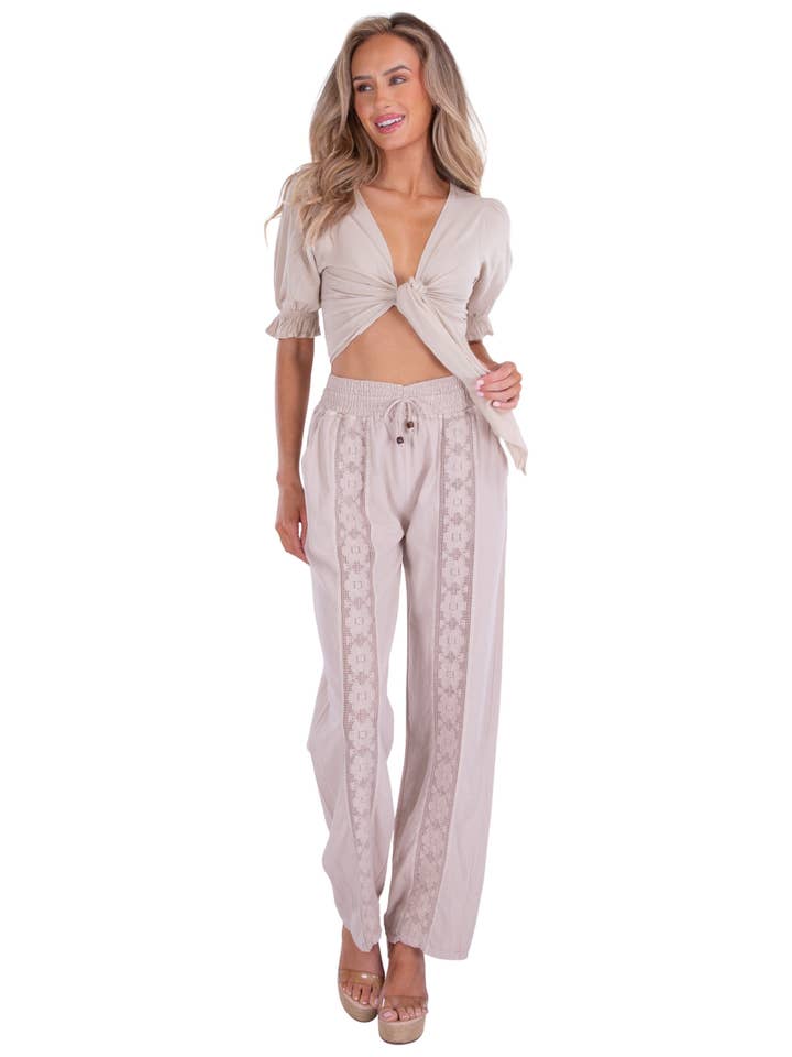 Pantalones Resort de Algodón con Detalle Frontal de Crochet – Beige Bebé para venta al por mayor de Seaspice Resort Wear