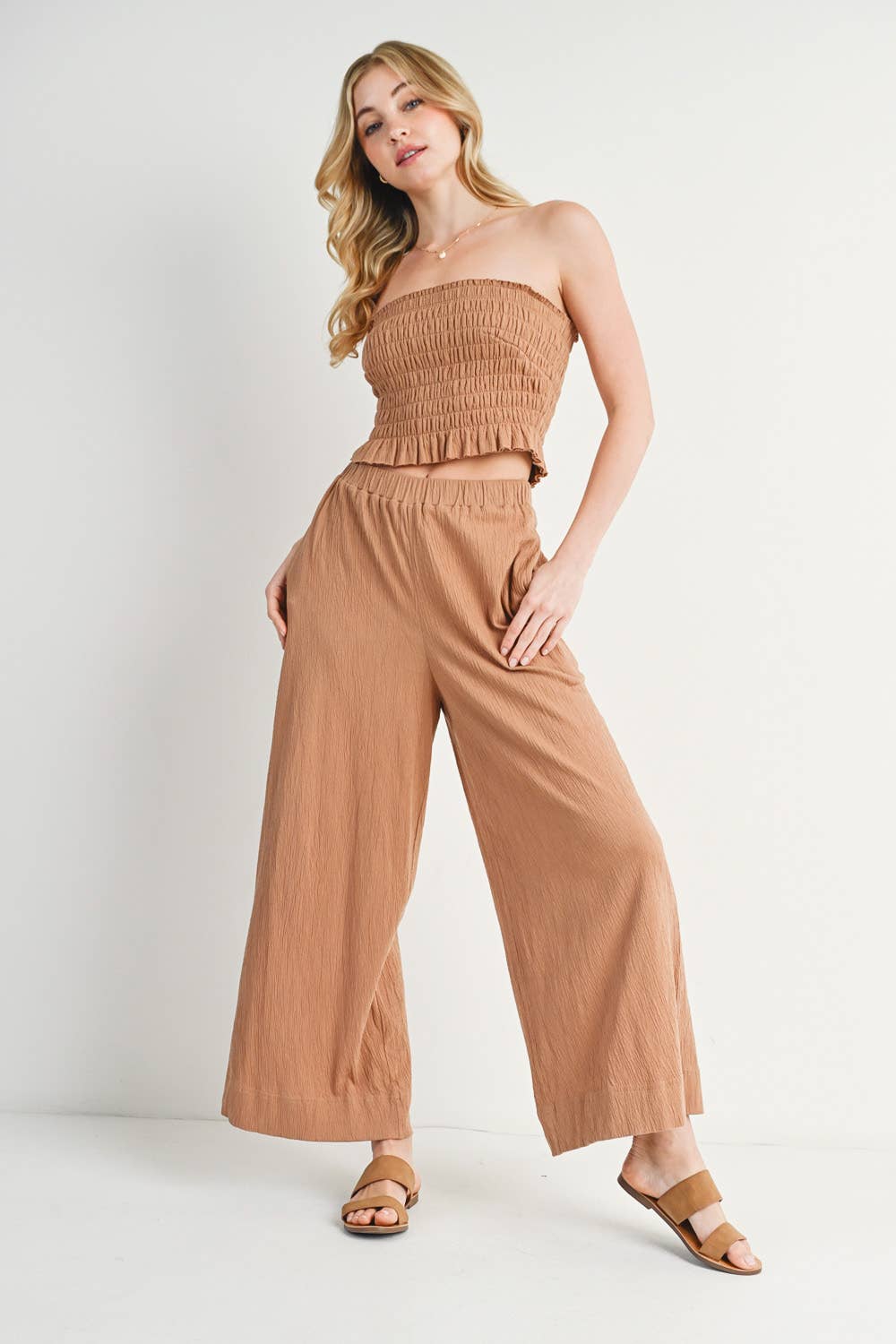 Bluivy – wholesale Top & pants set (NOT Loungewear) – Women's – SMOCKED TUBE TOP & LINEN WIDE LEG PANTS SET6
