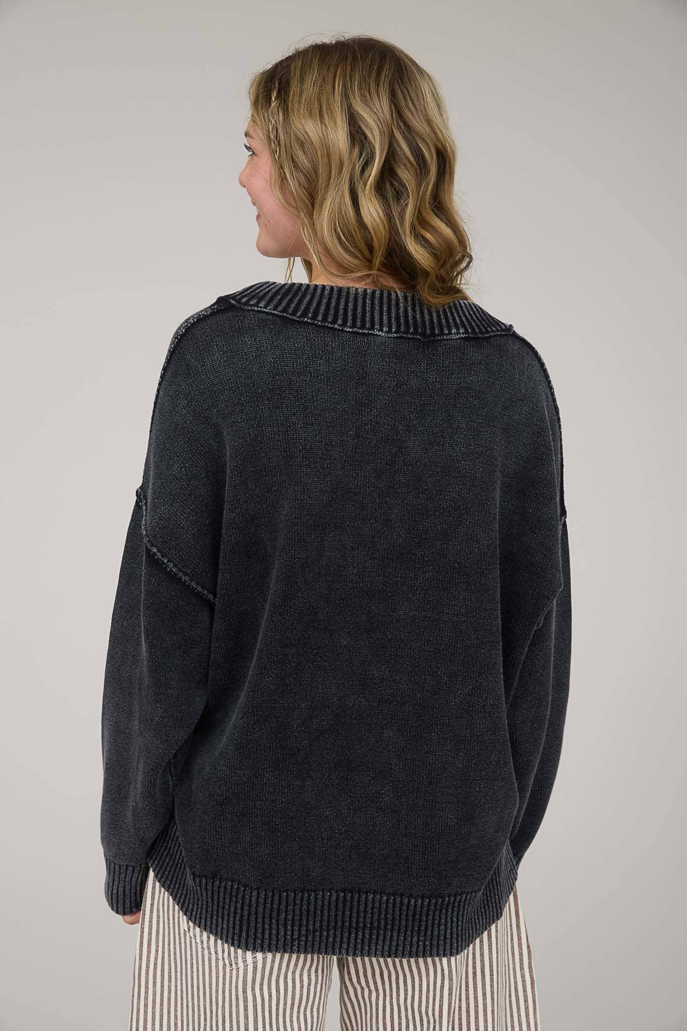 Blu Pepper - Vente Pull en maille – femme - PULL EN TRICOT SURDIMENSIONNÉ À MANCHES LONGUES ET COL EN V DÉLAVÉ1