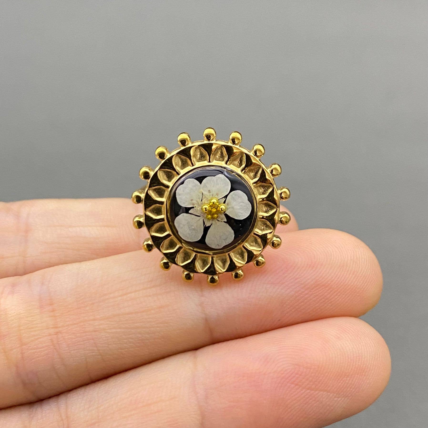 Mio Queena - Wholesale Cocktail/Statement Ring - Dried Flower 18K Gold Plated S.Steel Adjustable Ring - FGS/PDF0