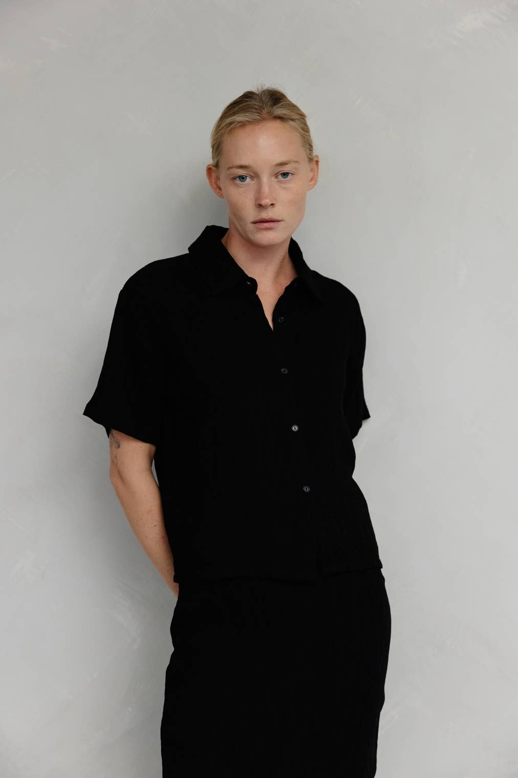 MOD REF – Camisa com botões no colarinho – Mulher por atacado – The Miranda Top | Topo com Botão Texturizado11