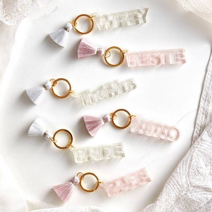 Angle - Wholesale Keychain - Women's - Acrylic Keychain - Bride Clear1