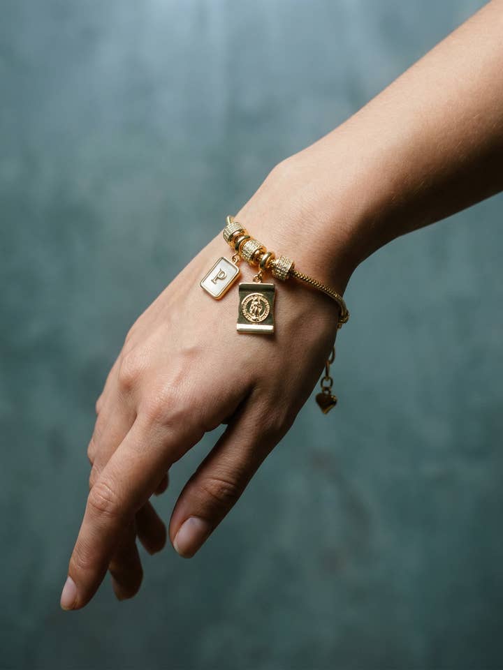 Bracciale personalizzato con medaglia incisa per la vendita all'ingrosso da parte di PHOEBE´S