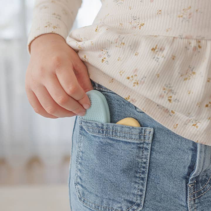 Mindful and Co Kids USA - Wholesale Fidget Toy - Kids - Worry Stones – Calming Sensory Fidget for Kids (Set of 6)4