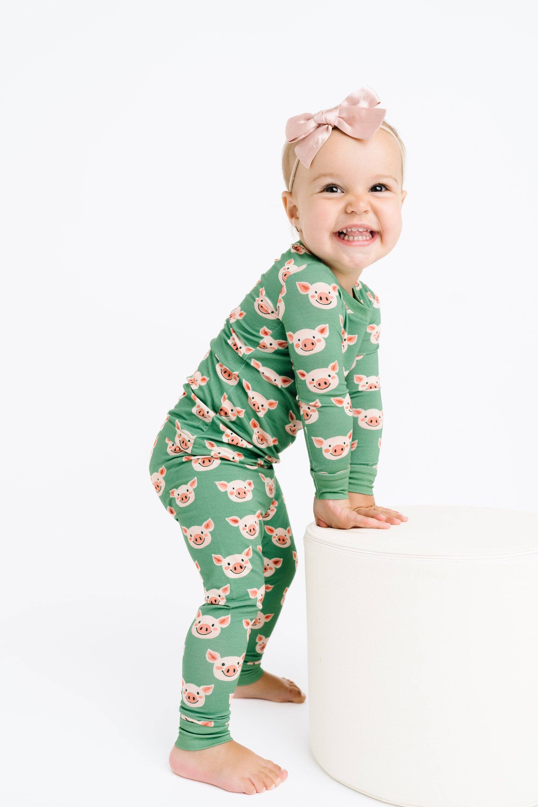 Little One Shop - Wholesale Lounge Set - Kids - Happy Piglets Bamboo Set5