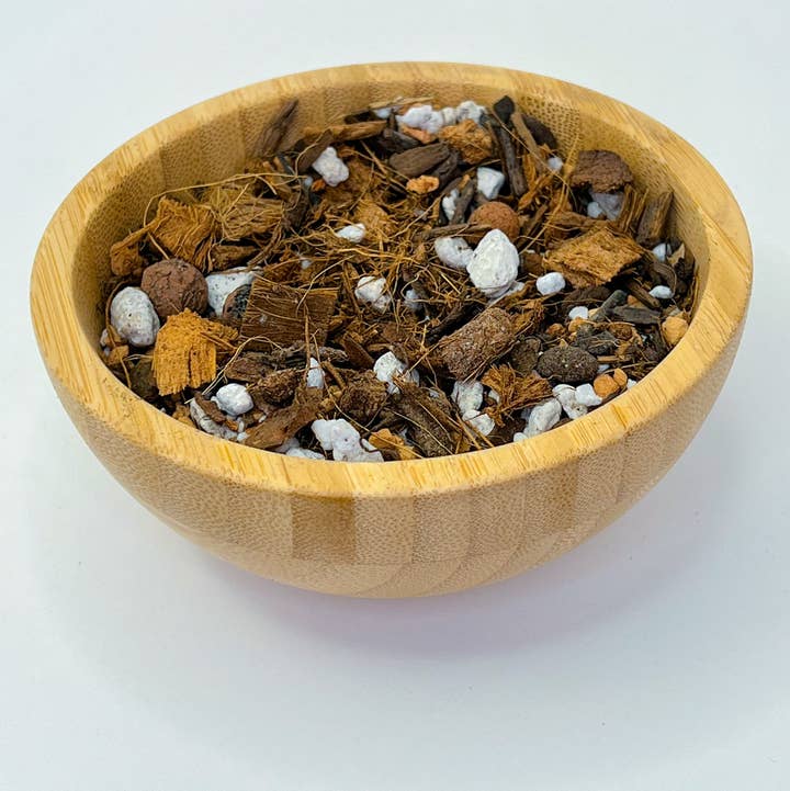 Sol Soils - Wholesale Planting/Potting Soil - Legit Bulk Houseplant Chunky (30 Cubic Feet / 1.1 Cubic Yds)0