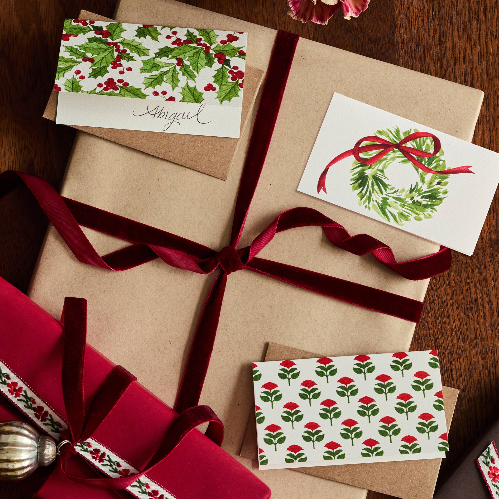 Abigail Jayne Design - Wholesale Season's Greetings Card - Holly Vines Mini Cards- Boxed Set of 6 | Blank Holiday1