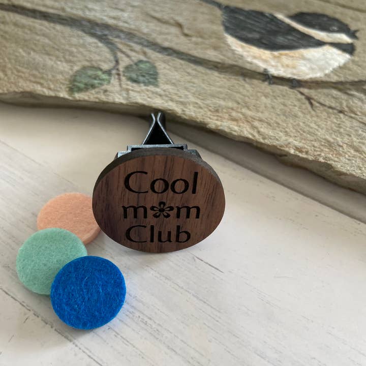 Clip diffuseur d'huile essentielle pour grille d'aération de voiture - Cool Mom Club pour la vente par Chickadee Creations