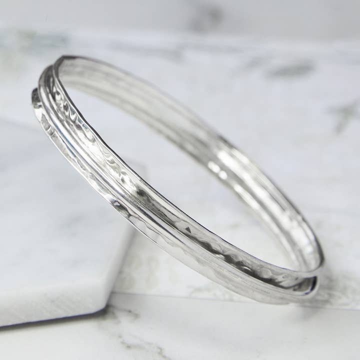 Kegel gehämmerter silberner Armreif für den Großhandel von Otis Jaxon London