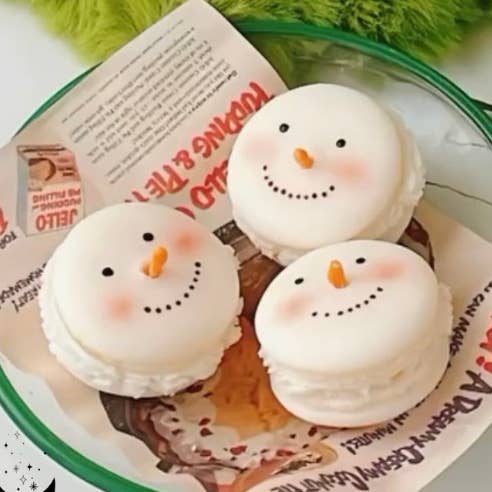 Pretty Hands – Velas de decoração por atacado – Cinco Velas de Macaron de Natal | Vela de Soja Artesanal0