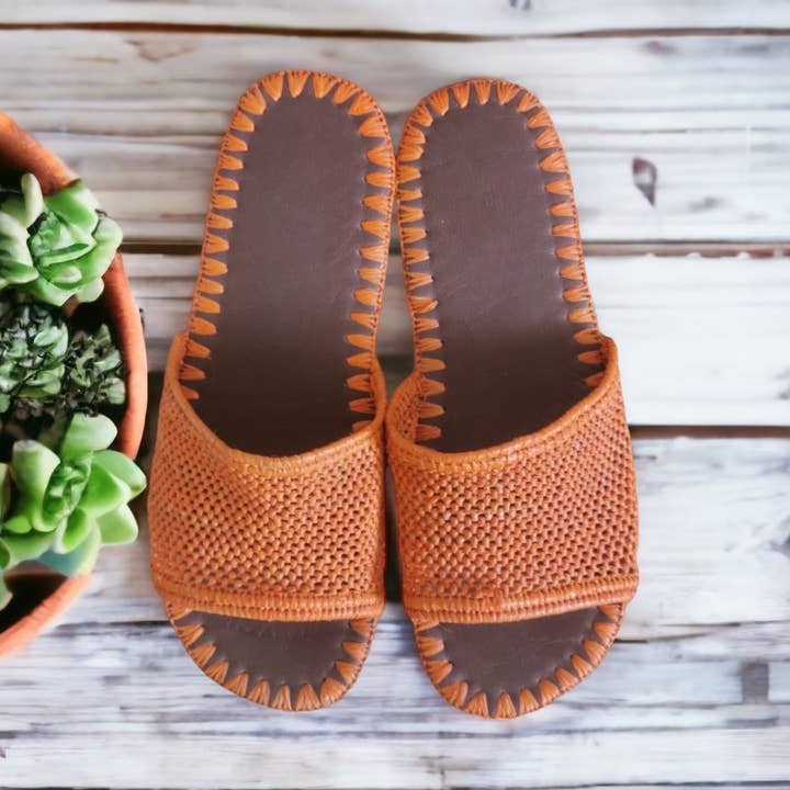 Sandals in natural Raffia for wholesale by Berberparadise