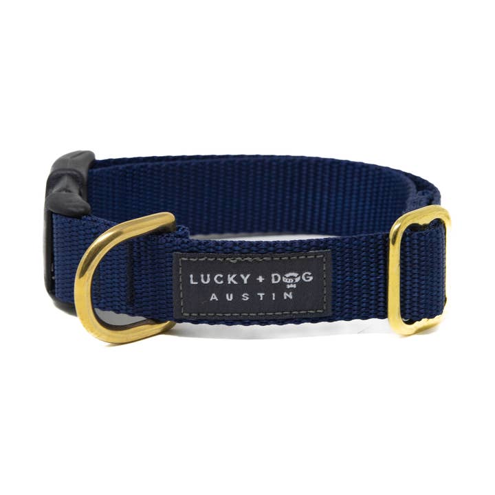 Vêtements de sport - Bleu marine pour la vente par LUCKY + DOG