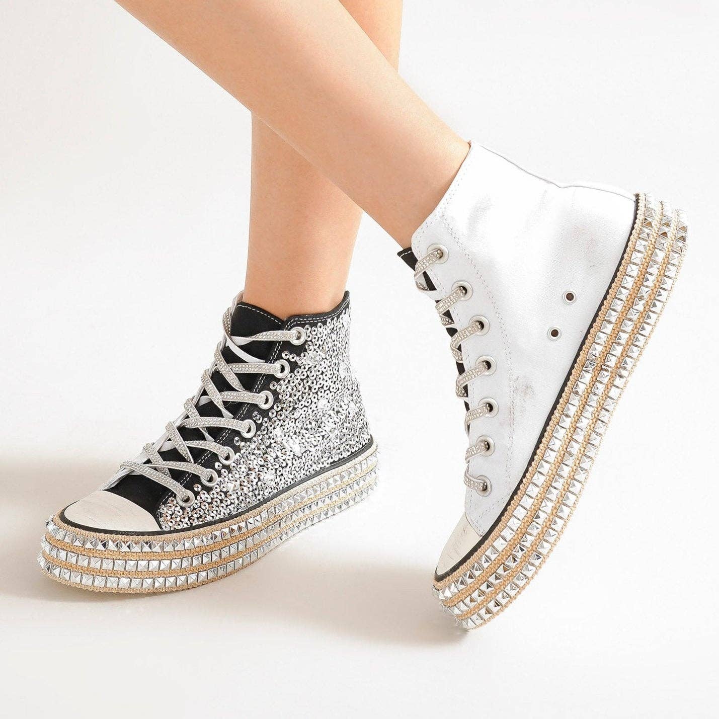 Noir/Blanc Baskets montantes cloutées ASH-03 en vente sur Faire4