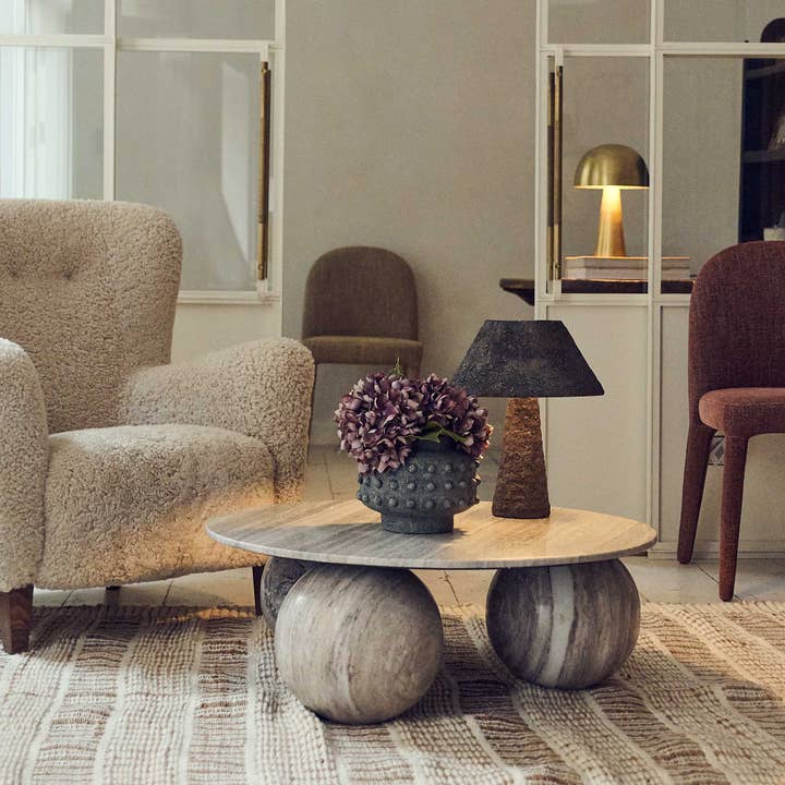 Abigail Ahern – wholesale Vase – ZIGA CEMENT VASE1