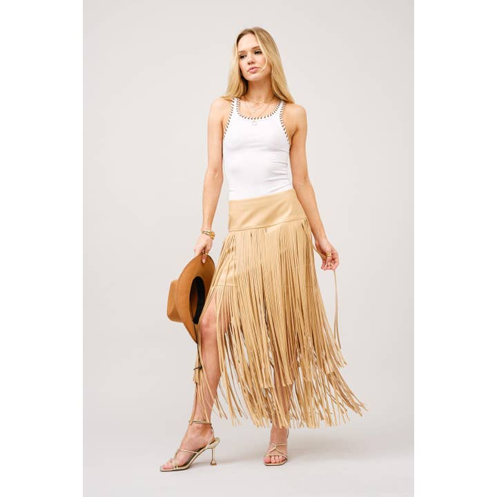 Maxinederdel i kunstlæder med lagdelt frynser for engroshandel hos Apolline