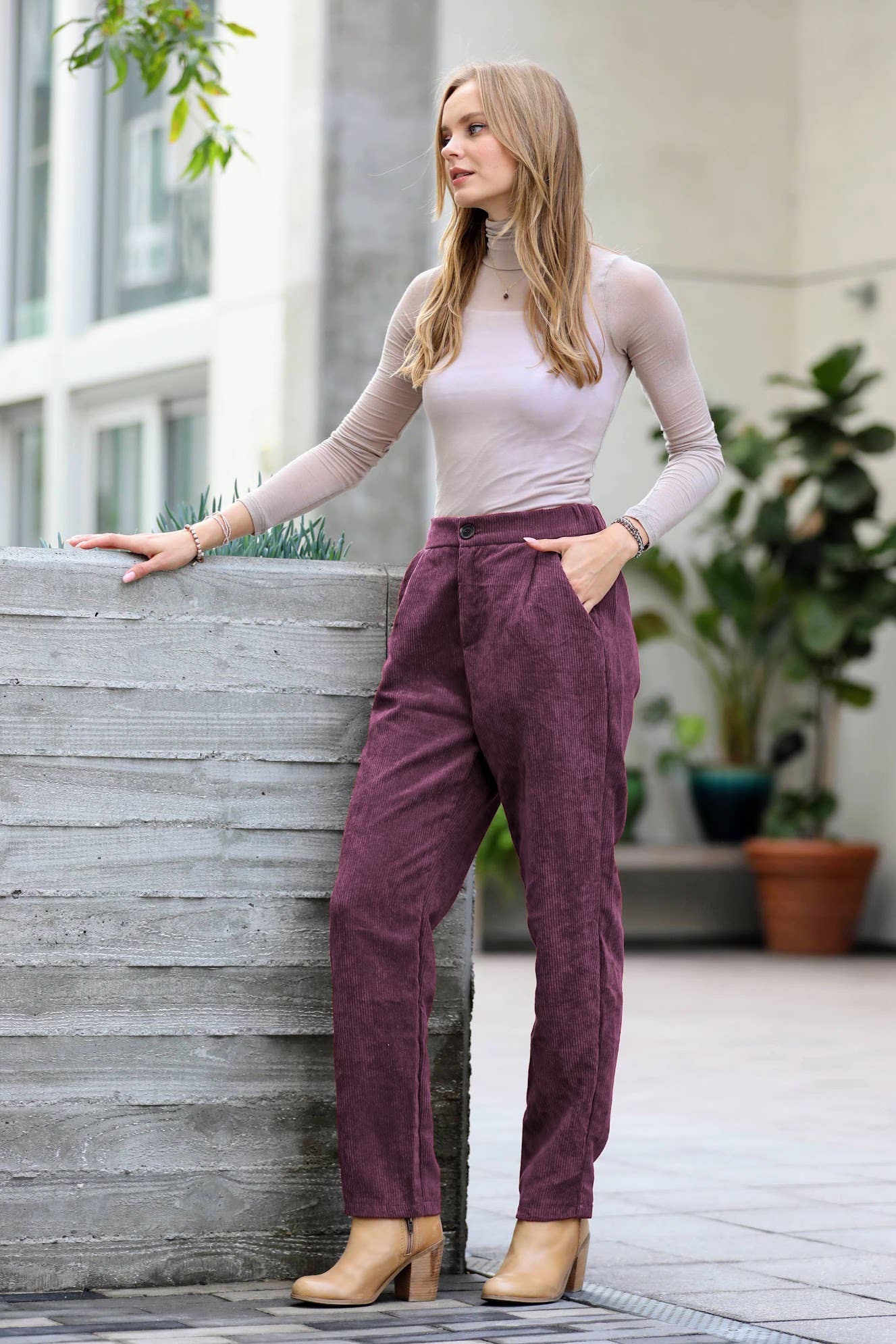 42POPS - Venta al por mayor Pantalones - Mujer - PANTALONES DE PANA DE TIRO ALTO CON BOLSILLOS2