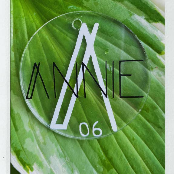 Modell 06 Schlüsselanhänger mit Anfangsbuchstabe und Name für den Großhandel von Acrylicool by Annie