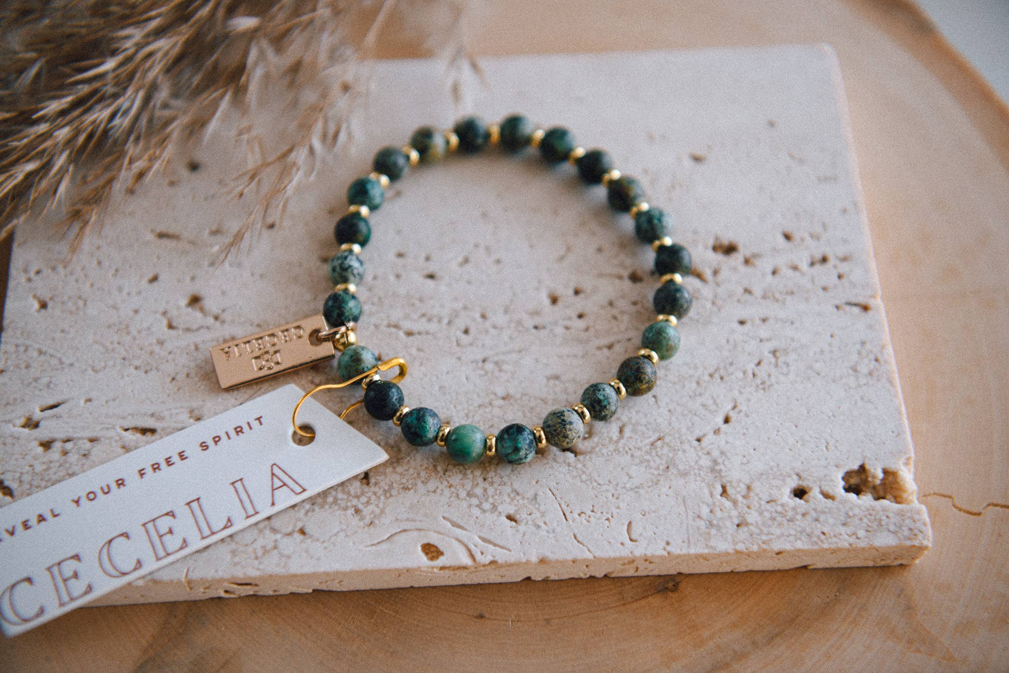 Cecelia Designs Jewelry – Engroshandel Perlearmbånd – Private label armbånd med ædelstens- og guldsperler0