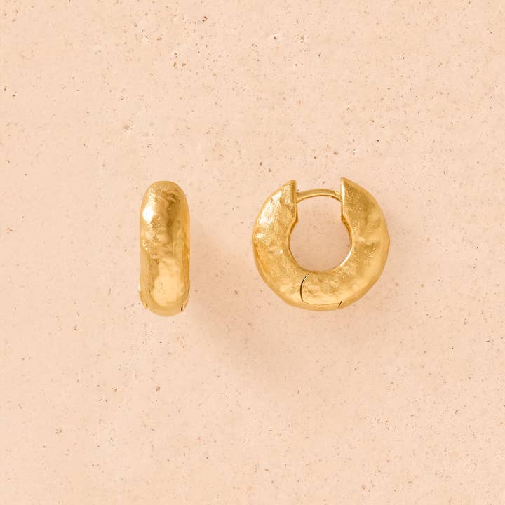 Anilla örhängen | guld smycken present vattentäta för wholesale av Agapée Jewelry