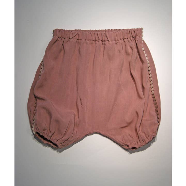 SHORTS för wholesale av OPILILAI