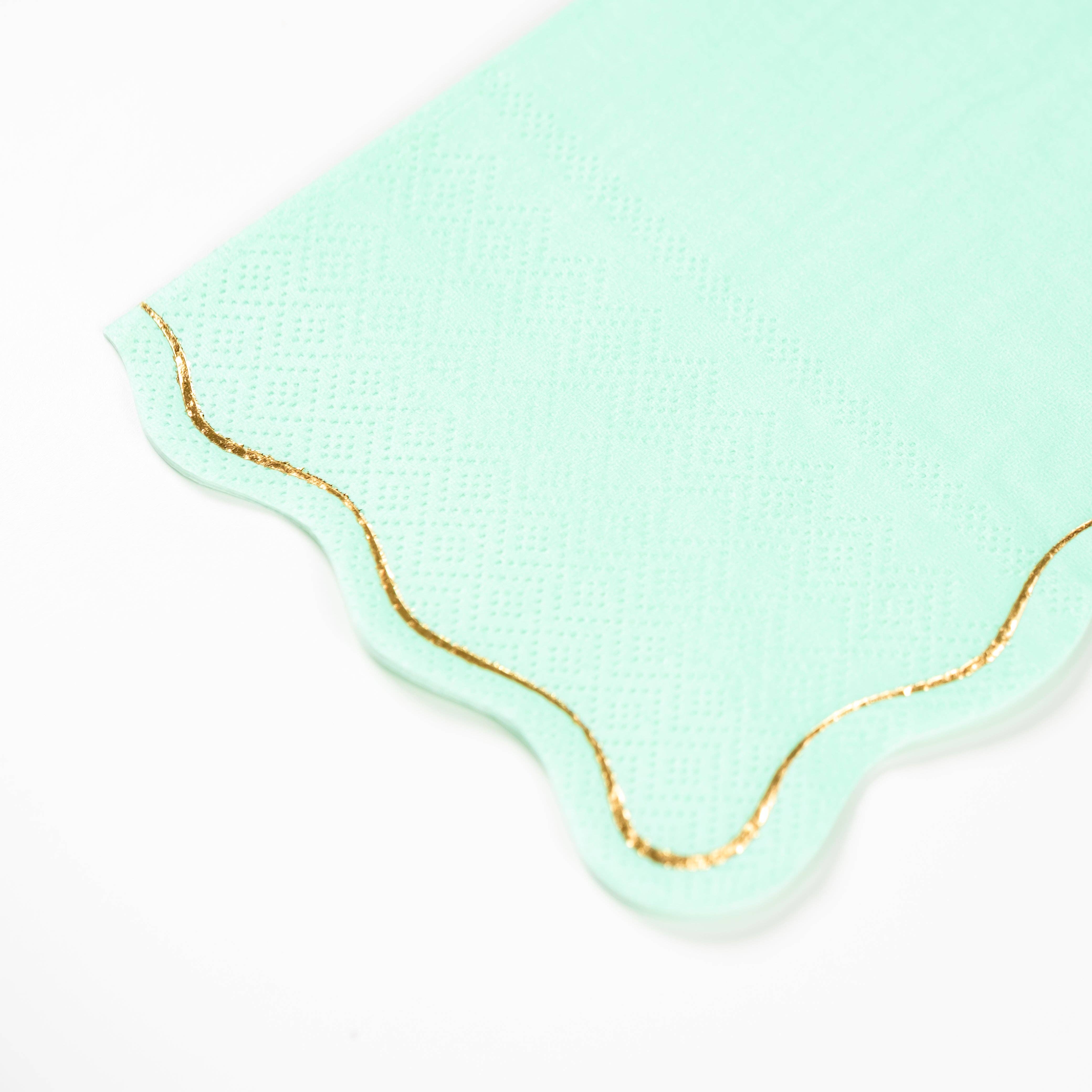 Gatherings by Curated Paperie - Wholesale Disposable Napkin - HOL25-GT4- Holiday Cheerful Guest Towels11