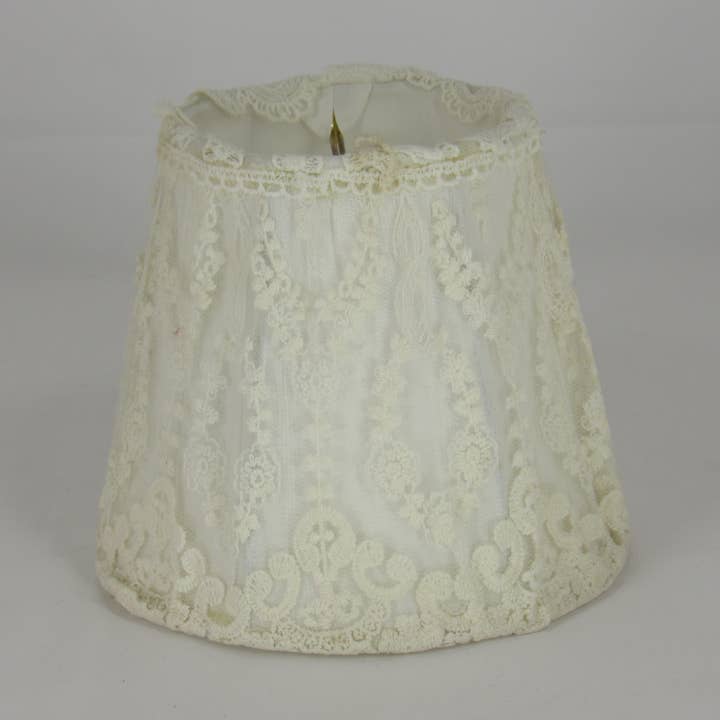 Abat-jour candélabre en dentelle victorienne 15,2 cm pour la vente par Albert Estate Ltd