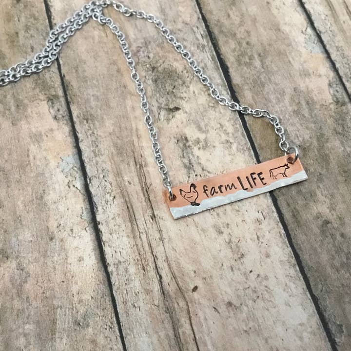 Collier barre de cuivre en métal mélangé - Farm Life pour la vente par Jamie Haley Designs