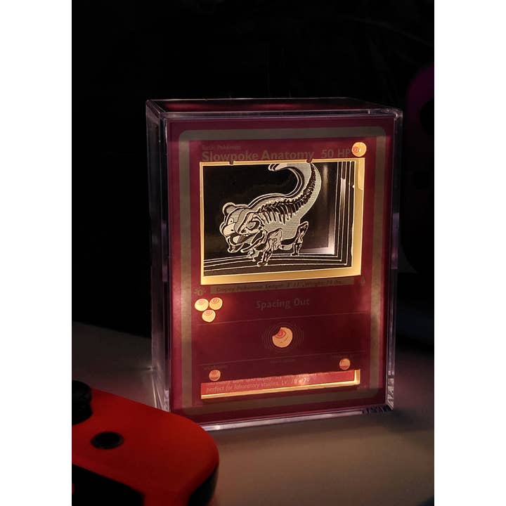 MechanicalPen – Engroshandel Bordpynt – Slowpoke Anatomy - Pokemon-kortdiorama skyggeboks