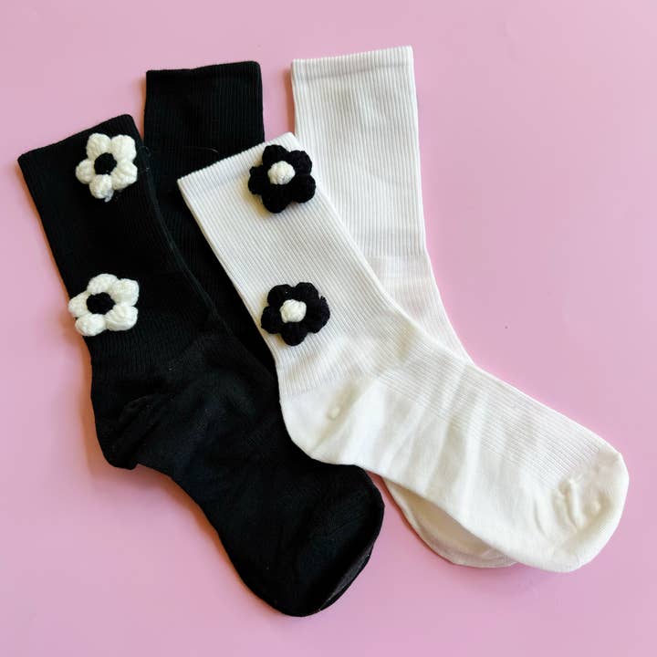 Ellison+Young - Wholesale Socks - Women's - Puffy Daisy Embellished Socks Set Of 22