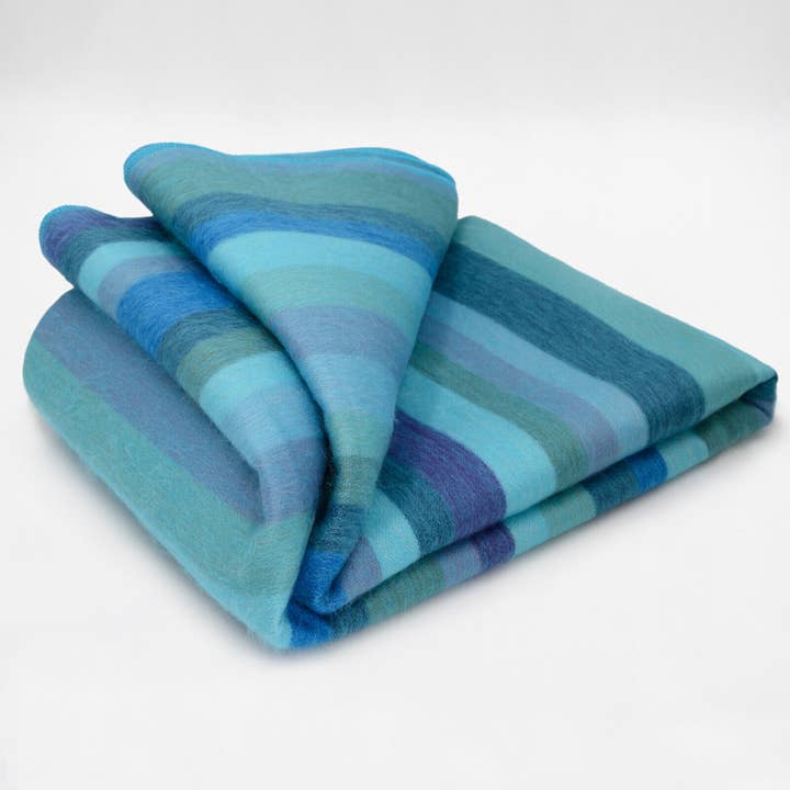 Pululahua - Baby Alpaca Wool Throw Blanket / Sofa Cover - Queen 96 x 68 in - Ocean Blue/Teal Navy for wholesale by ECUALAMA