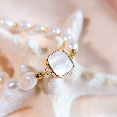 Pulseira Pérolas Barrocas E Pendente Madrepérola Elegância por atacado de Pompon La Tulipe