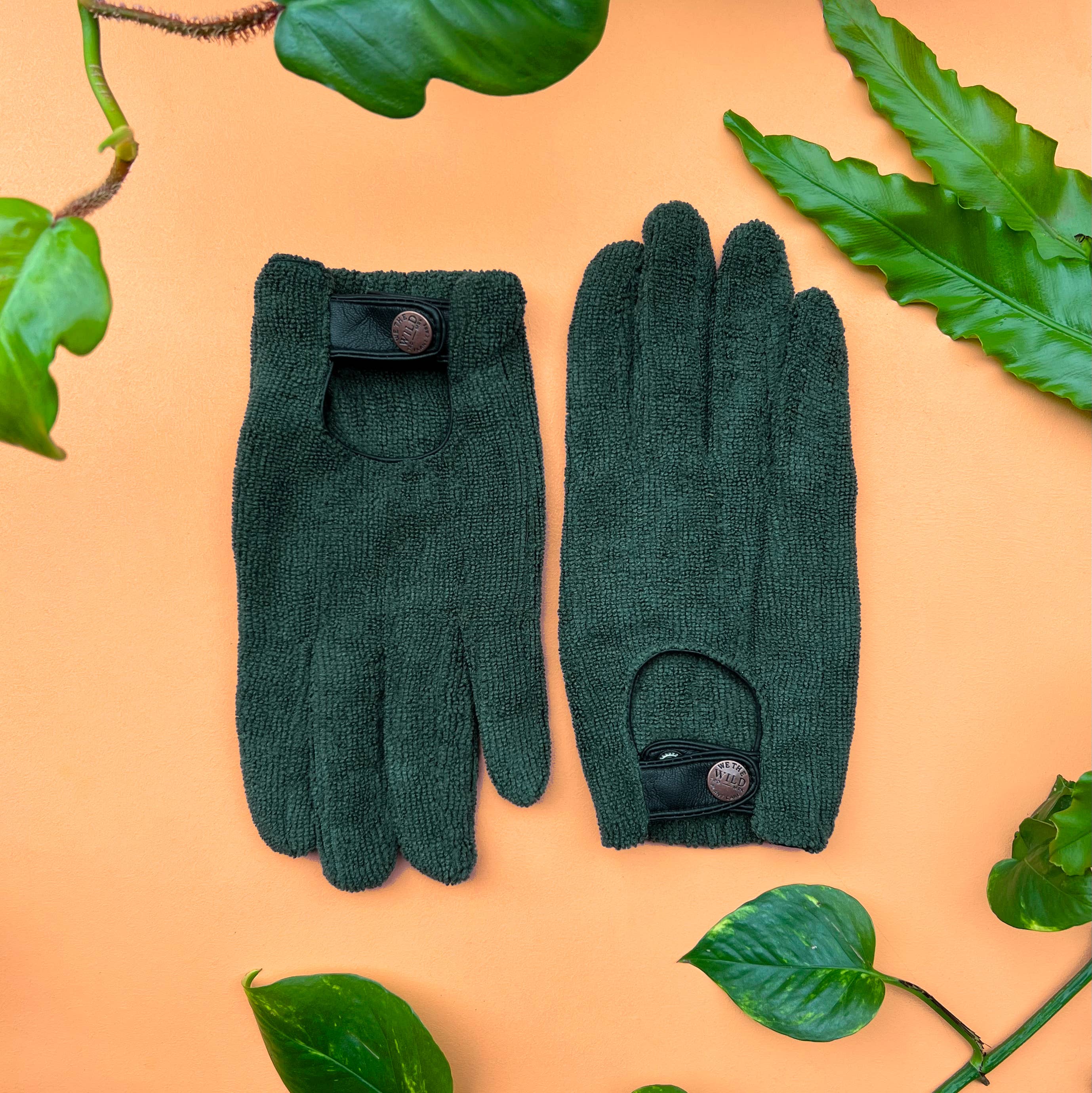 We The Wild Plant Care USA - Wholesale Garden Gloves - Microfiber Leaf Cleaning Gloves - Green1