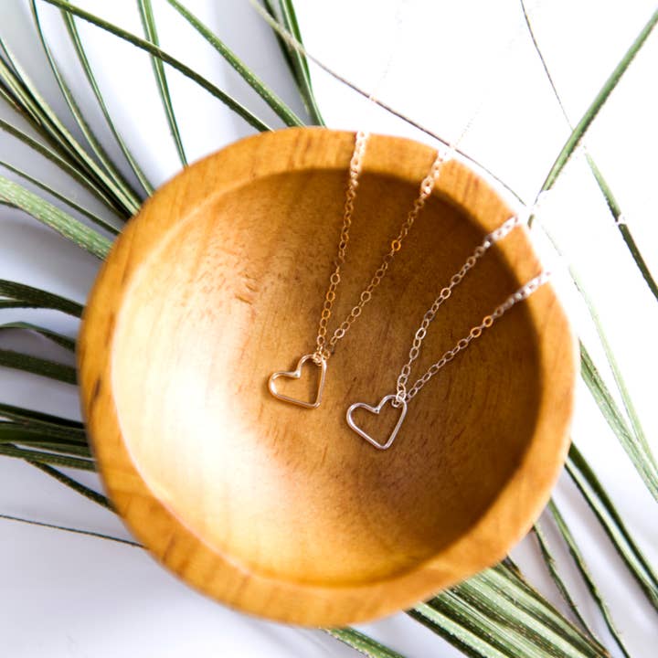 Klein Hart Ketting | Sterling Zilver of 14k Goud Gevuld voor wholesale door Blossom and Shine