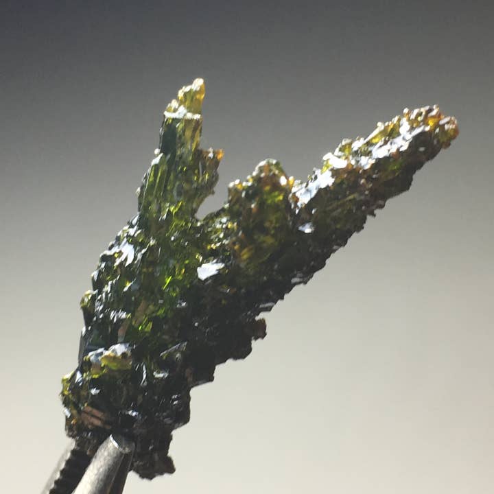 Wildheart Crystals - Wholesale Spiritual Stone/Crystal - Nice Green Terminated Zincite Crystal3