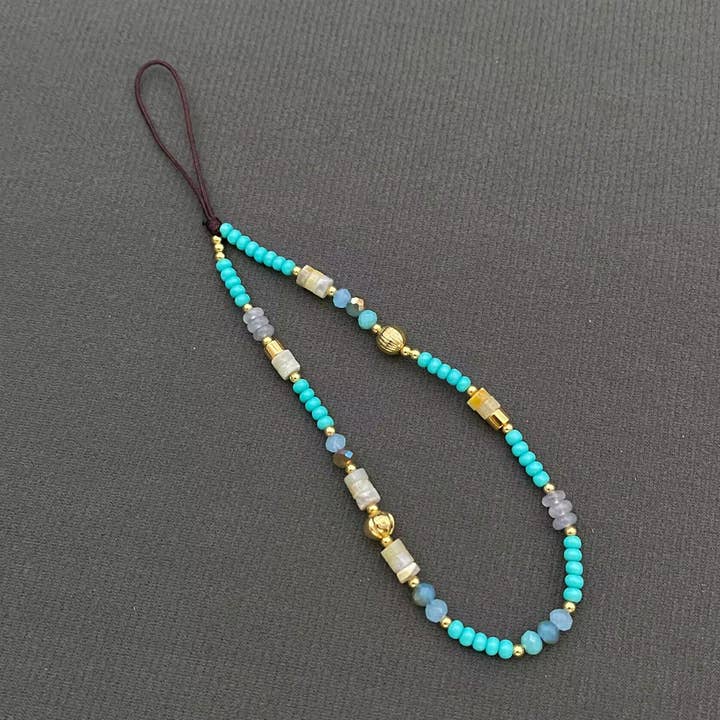 Cordino per custodia del telefono con perline di pietra, vetro e metallo per la vendita all'ingrosso da parte di Mio Queena