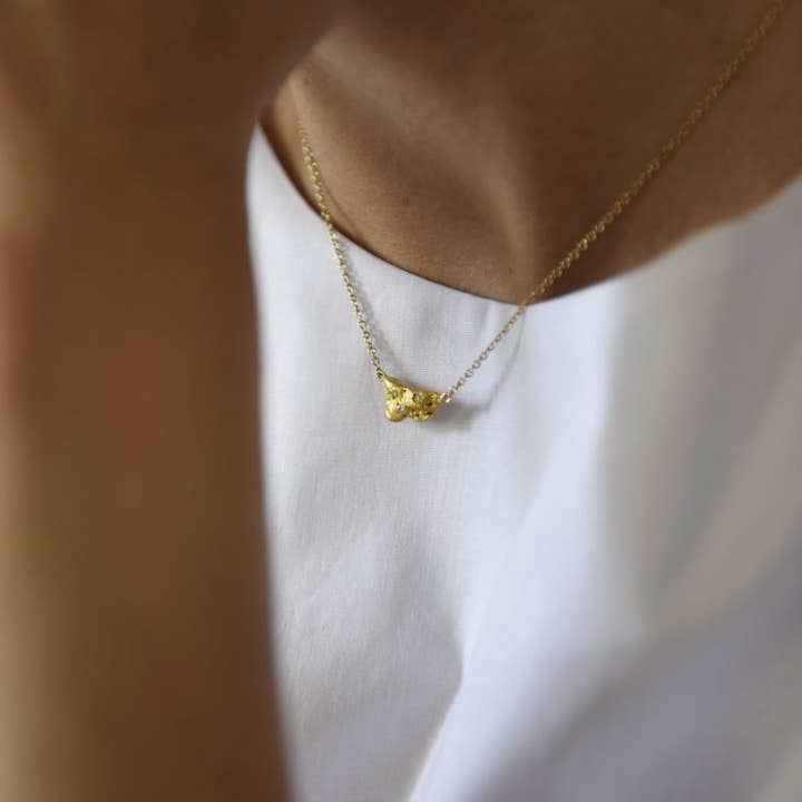 Makal – wholesale Pendant/charm necklace – Earth Small Necklace with Gold Nugget2