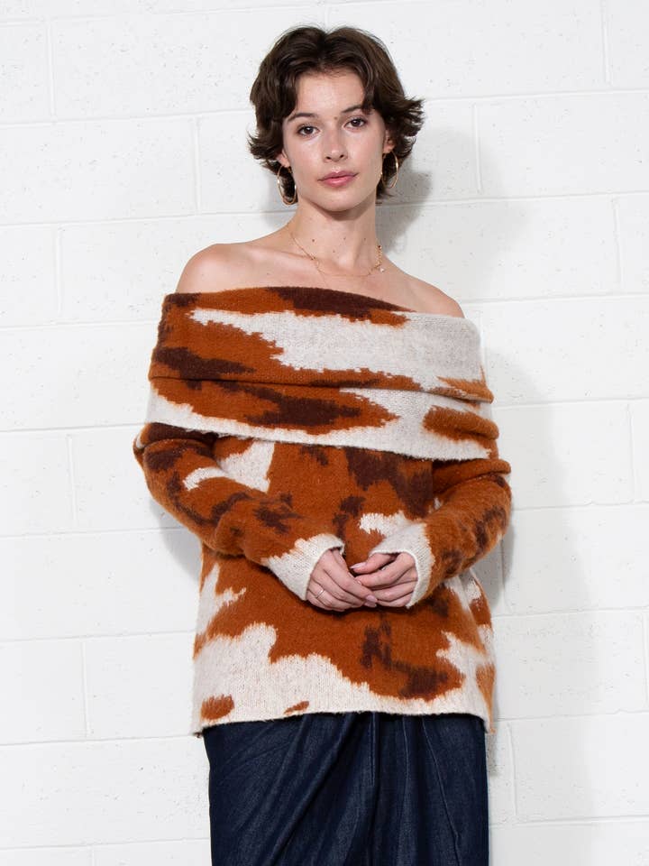 Kofleksmønstret striktrøje med bare skuldre for engroshandel hos DUSTY ROSE